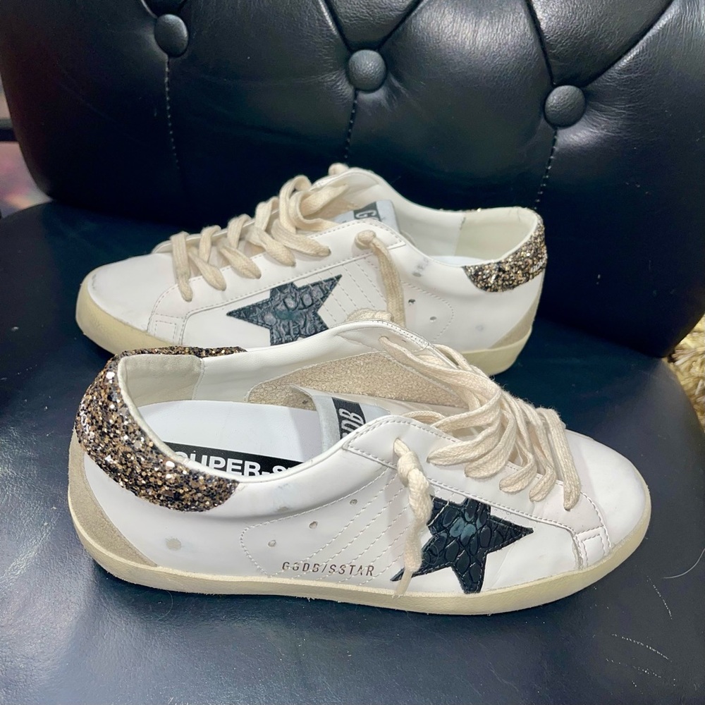 ⭐️ Size 38 Golden Goose Super Star Lace-Ups ⭐️